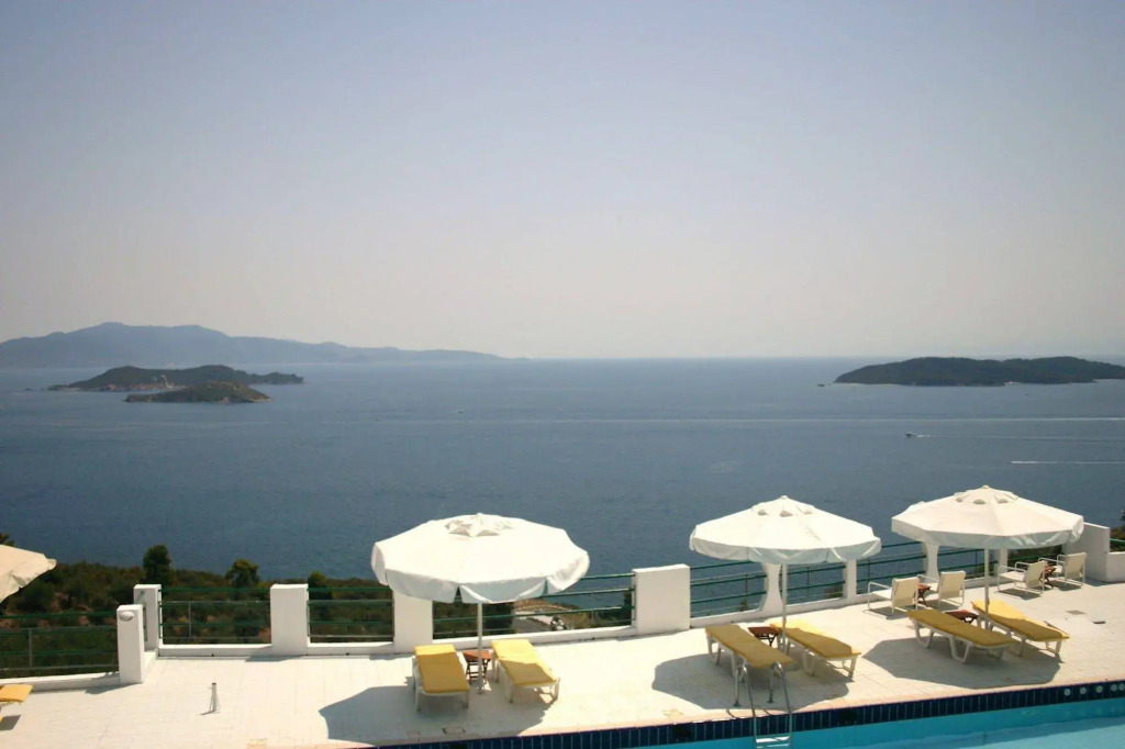 Skiathos Club Hotel Suites