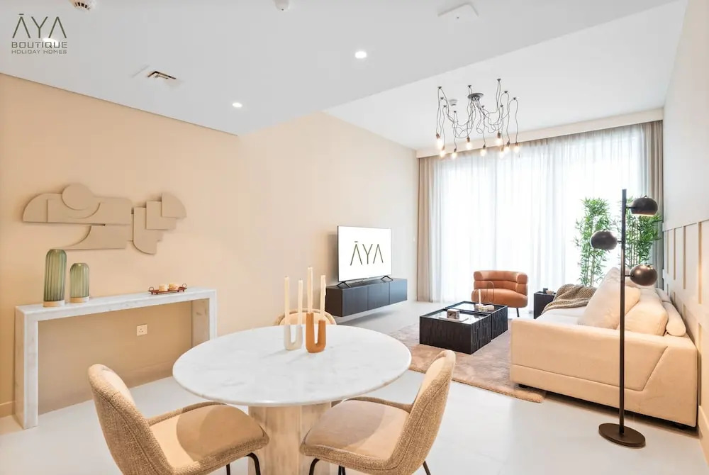 Aya - Outstanding 1BR Apartment With Amazing Creek Views