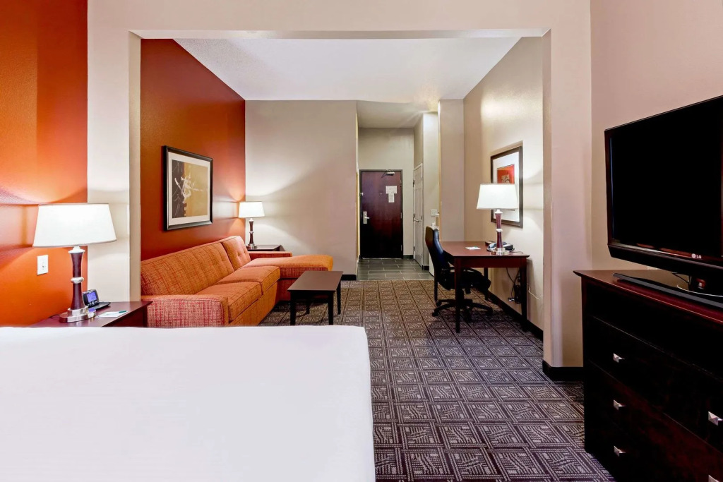 Comfort Inn & Suites Irving Las Colinas DFW