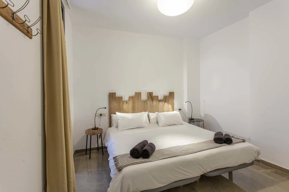 Valencia Flat - Historical Center 1