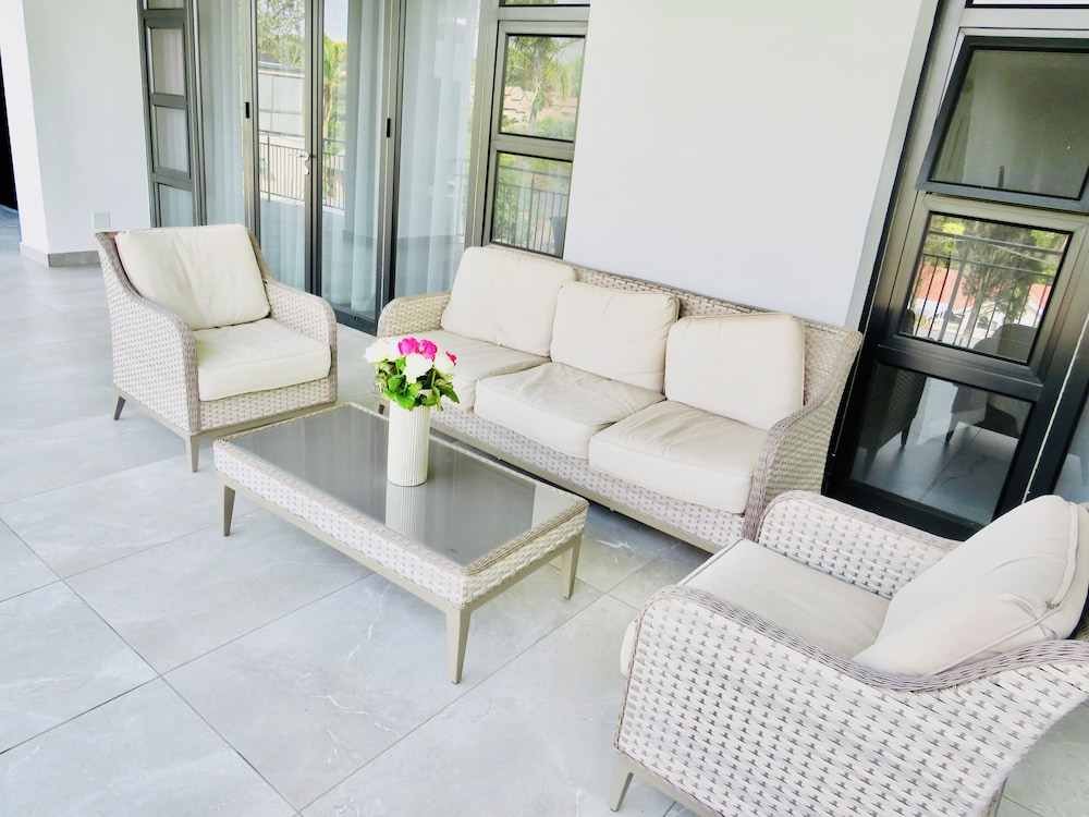 H & H Boutique & SPA