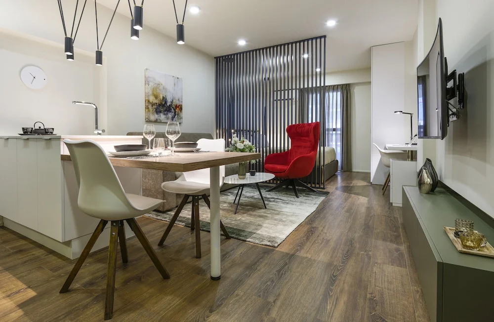 Luxury suites with JACUZZI by Sea&theCity