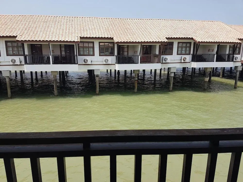 Crystal Private Water Chalet