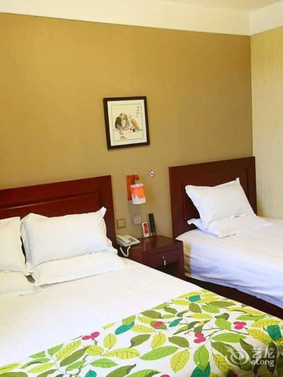 Hotel 66