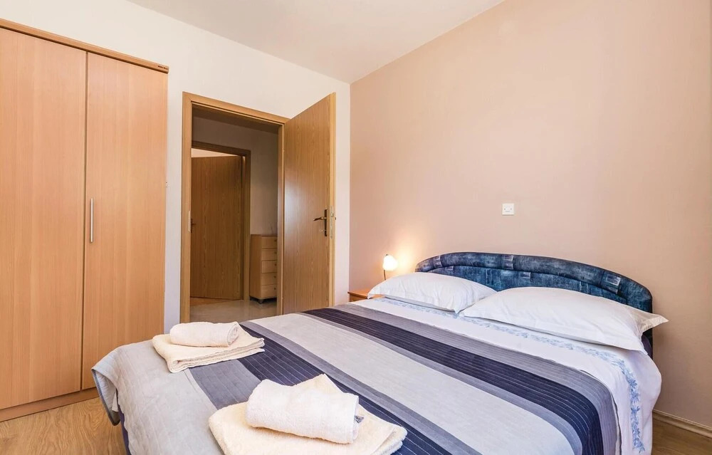 Awesome Apartment in Lovran With Wifi and 2 Bedrooms