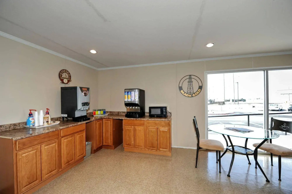 Instalodge Hotel and Suites Karnes City