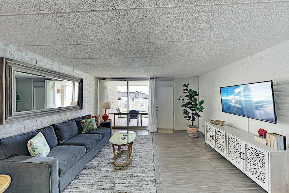 Remodeled Gulf-front Getaway W/ 2 Pools & Tennis 1 Bedroom Condo