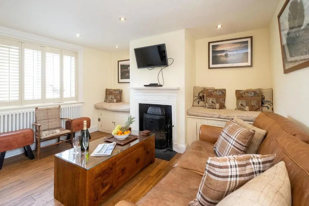 Pebble Cottage - 6 Victoria Rd - Aldeburgh Coastal Cottages