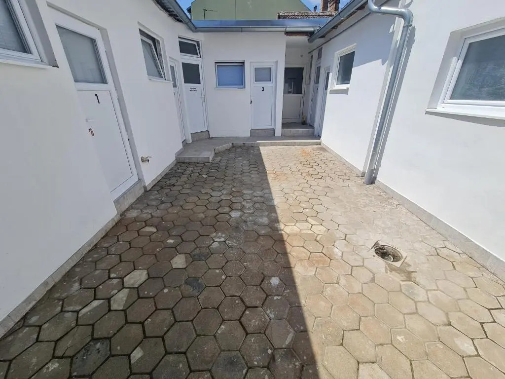 Budget Apartment LeLo Center1