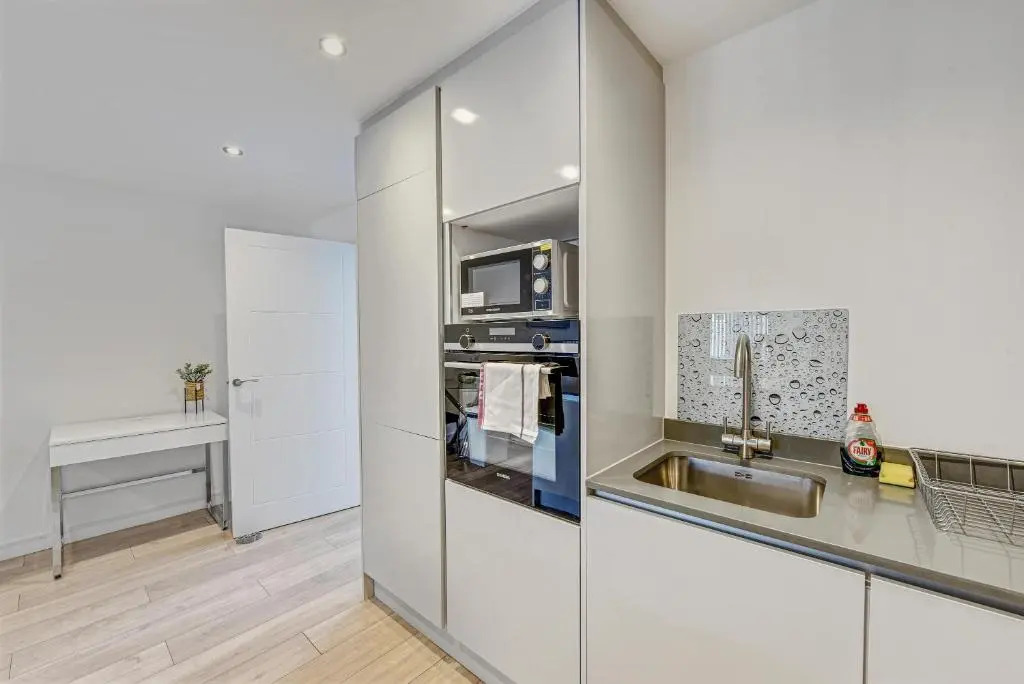 St Martins 2 Bedroom Apartments in Ruislip By 360 Stays