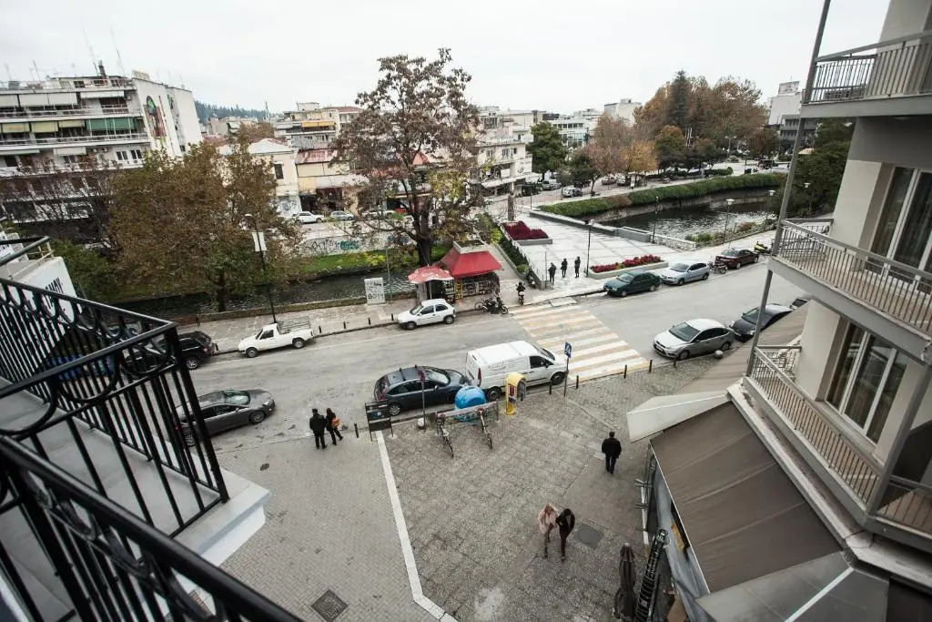 Trikala River House