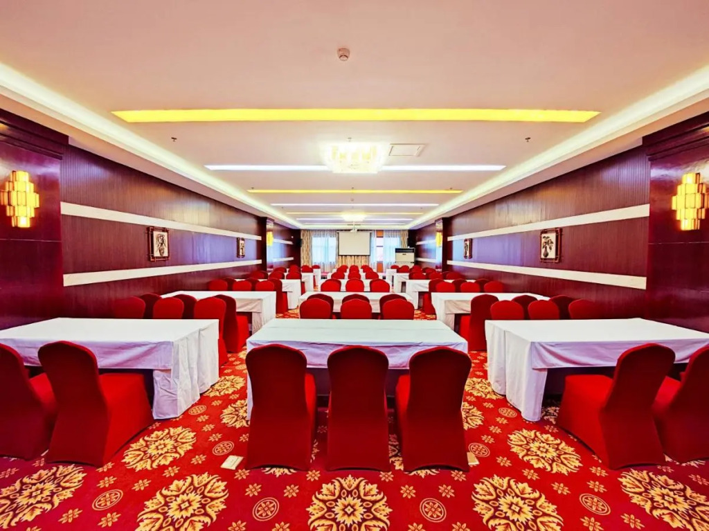 Golden Peacock Hotel Blantyre