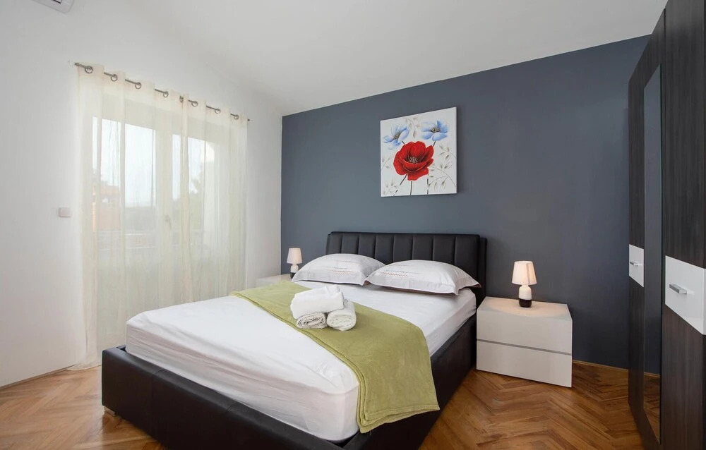 Nice Home in Podstrana With Wifi and 2 Bedrooms