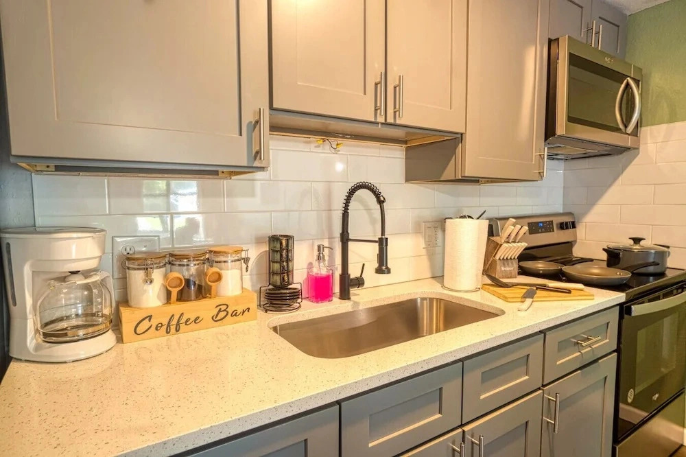 Cozy 1BR Apt - 6mi to Ft Moore