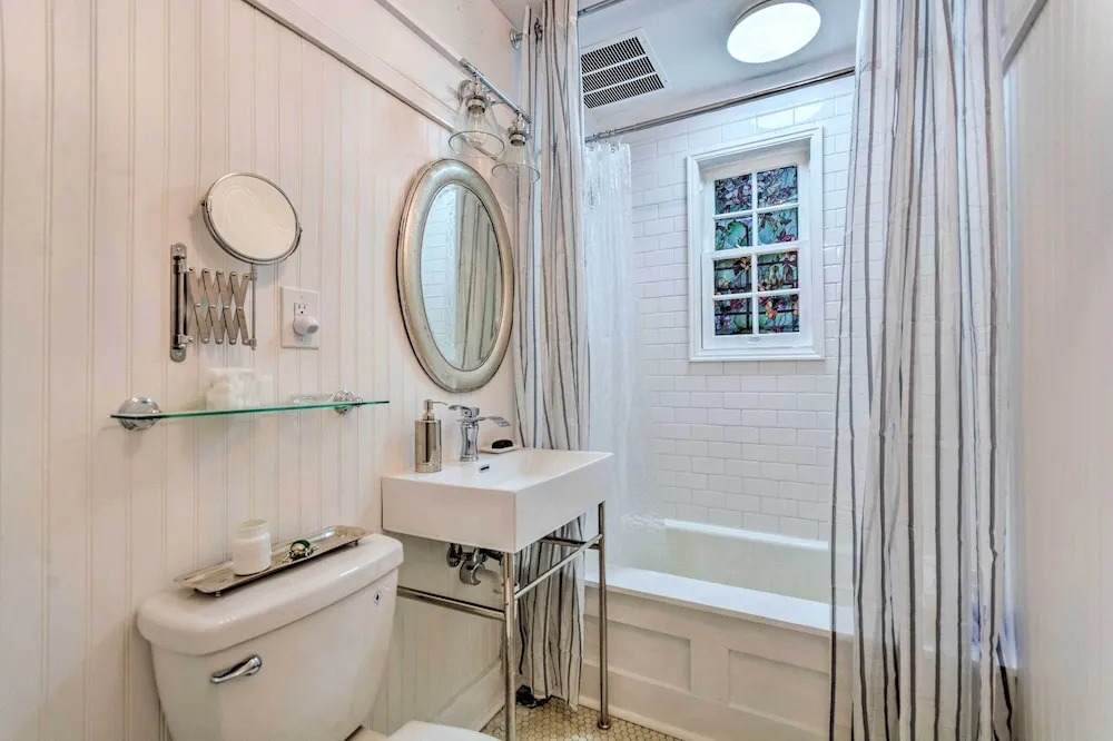 Charming Little Rock Condo: Walk to Downtown!