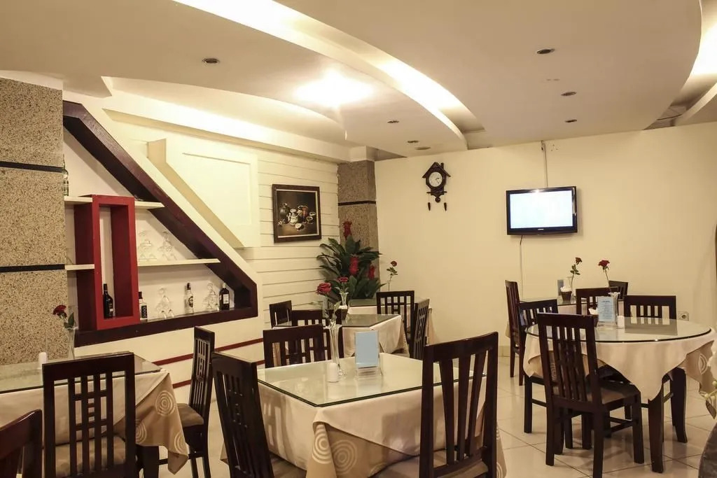 Hotel - Lương Ngọc Quyến