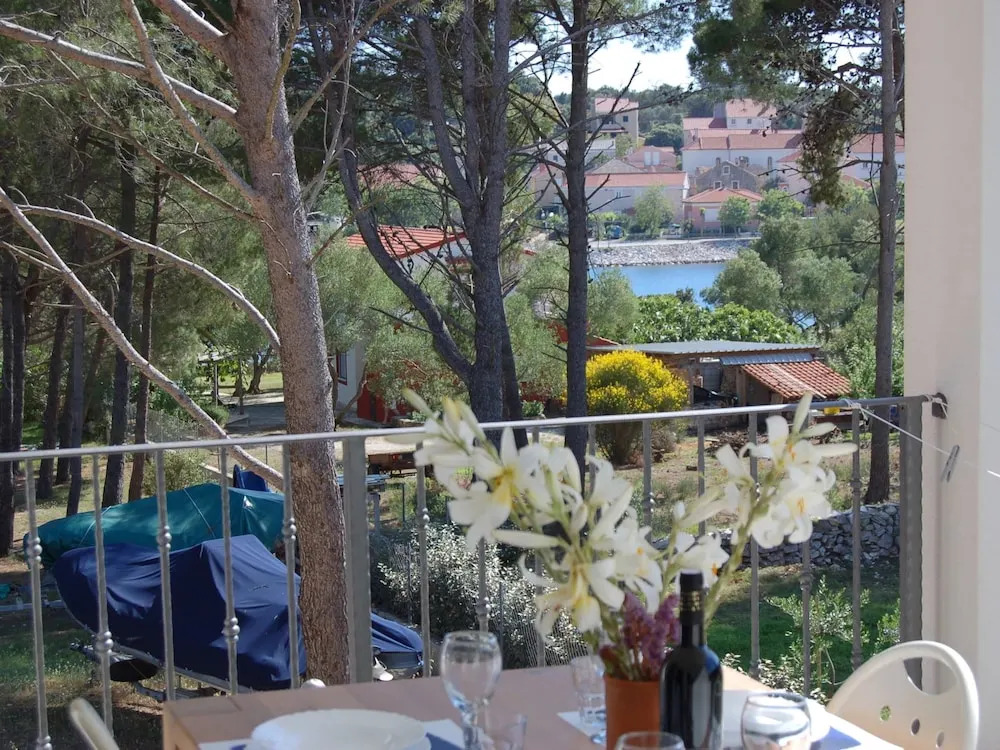 Comfortable Apartment With Roof Terrace and Sea View