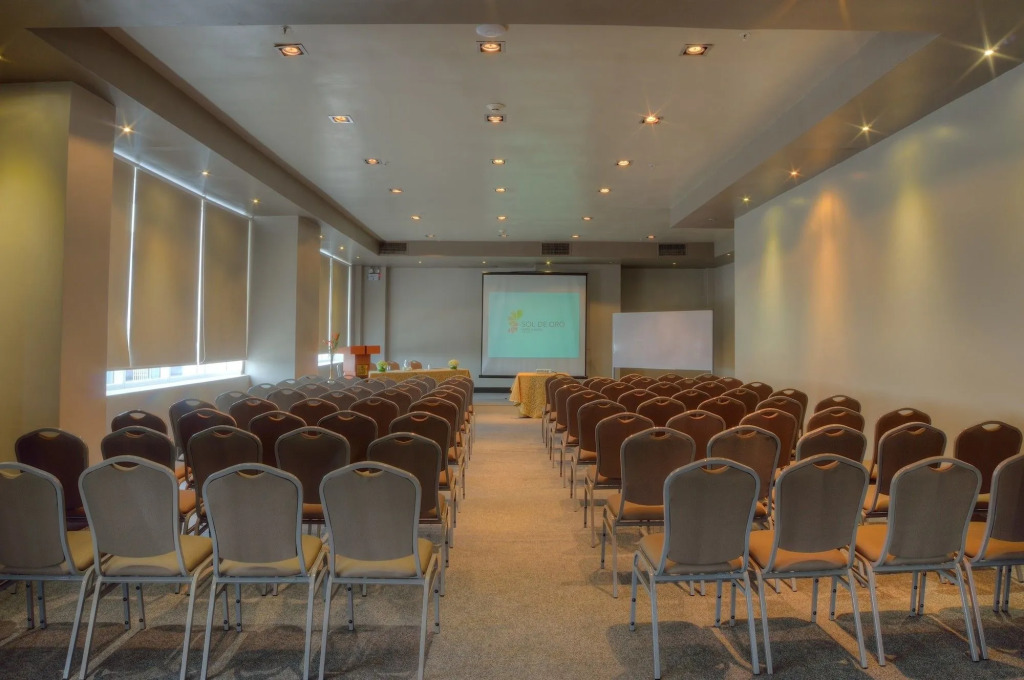 Sol de Oro Hotel & Suites