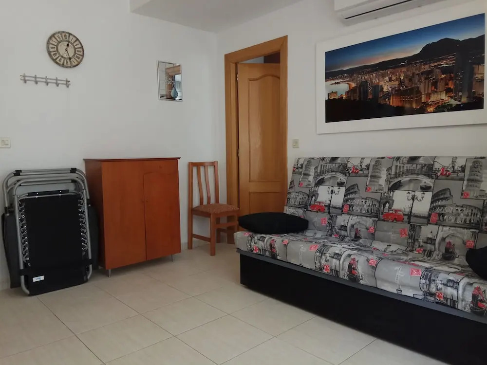 Apartment 1 bedroom 90m Levante Beach