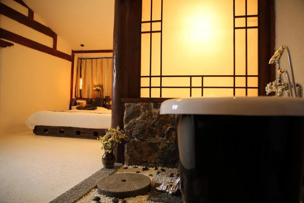 Lijiang Passing Through Hostel