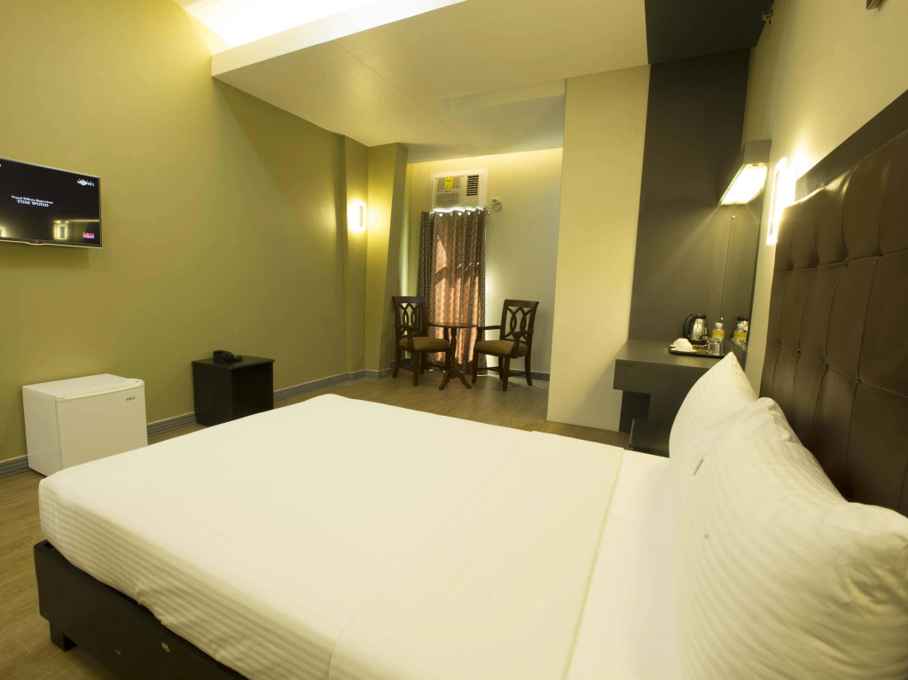 Lucky 9 Budget Hotel