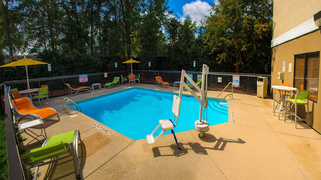 Holiday Inn Express Hotel & Suites Kinston by IHG