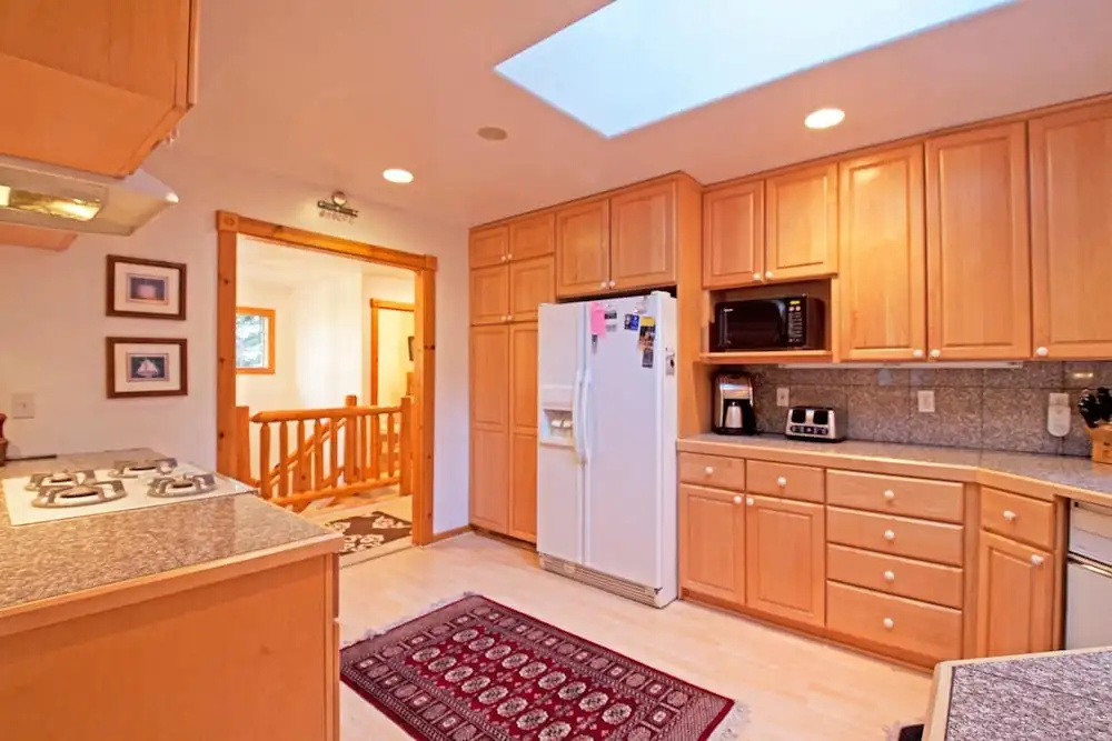 Griggs House - HOT TUB - Close to Tahoe City!