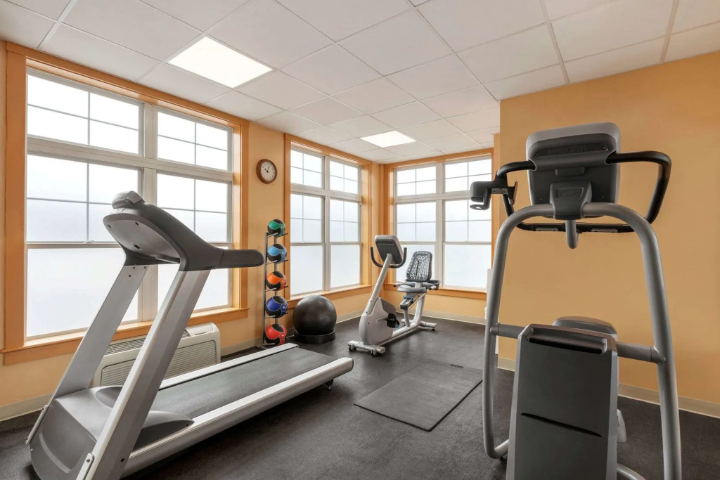 Spark by Hilton Portland Airport Maine Mall
