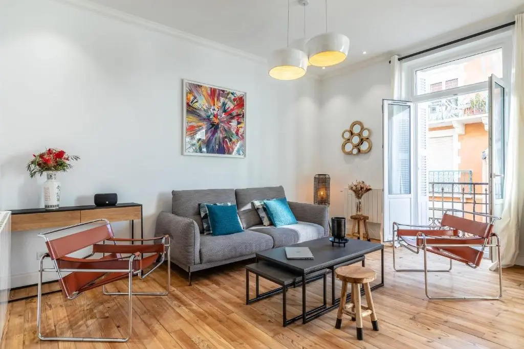 Haussman -Elegant 2 bedrooms flat in the heart of Biarritz- Parking