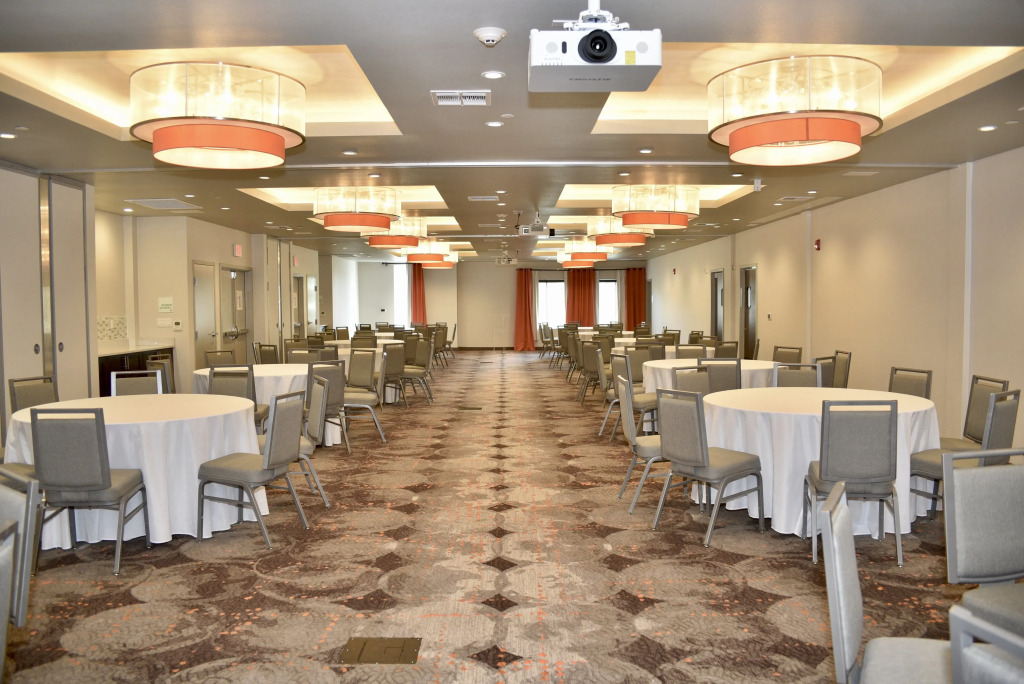 Holiday Inn Windsor - Wine Country by IHG