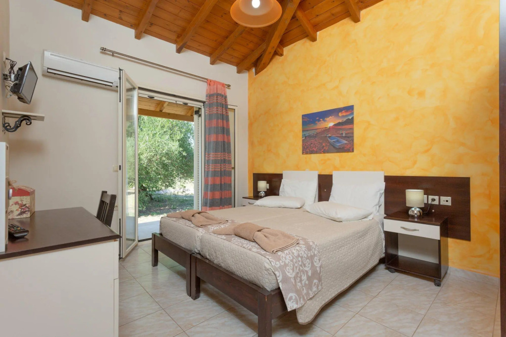 Villa Popi Large Private Pool Walk to Beach A C Wifi - 2820