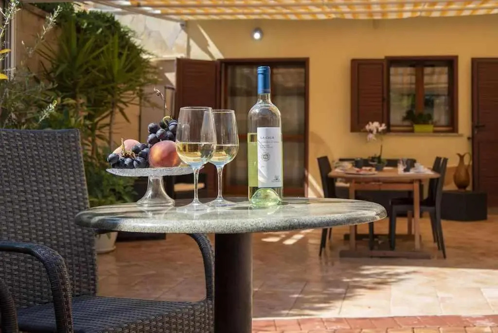 Alghero Villa Maestrale con veranda coperta giardino 4 camere 3 bagni