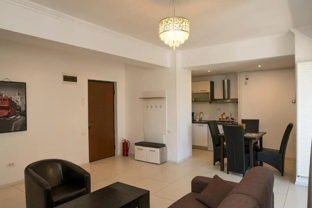 Lake Divine Apartment 11