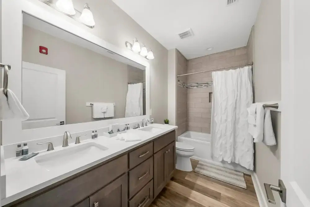 Pet Friendly Beach House - Marina View