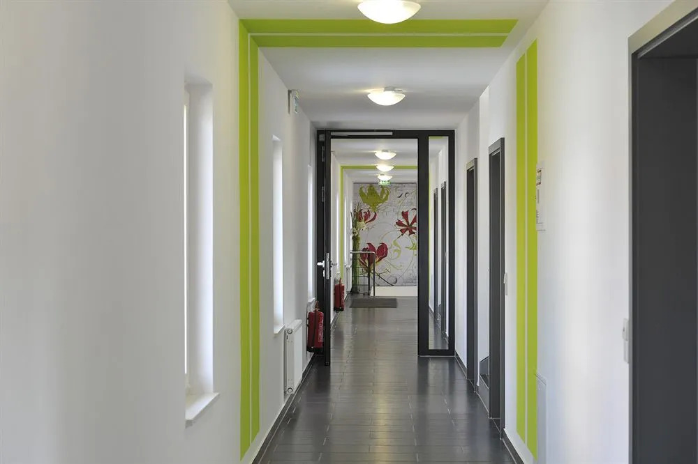 Hotel CampusZwei Komfortable Doppelzimmer & Apartments mit Küche Zentral in Ludwigsburg ideal für Business & Langzeitaufenthalte 24h Check in Kinder bis 14 Jahre übernachten kostenlos