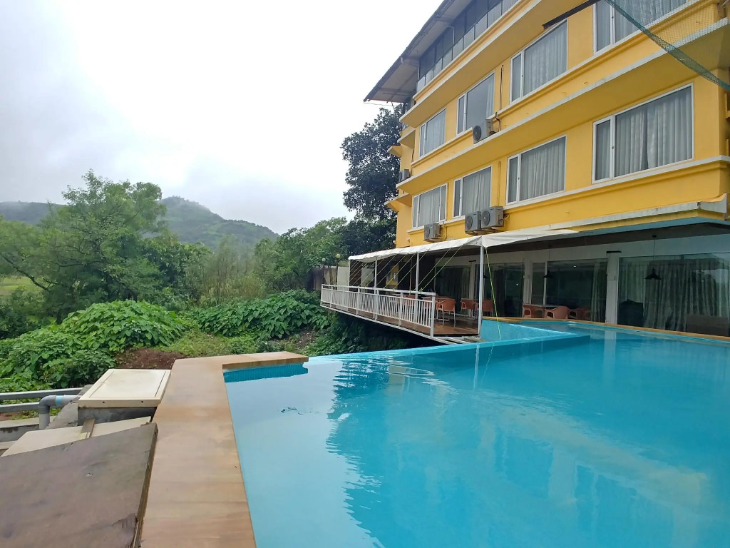 Lake View Resort Lonavala