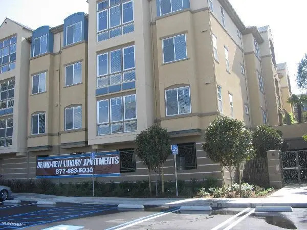 Kelvin Court Apartments