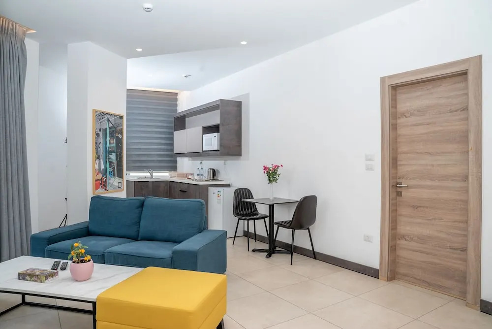 Liv Weibdeh Hotel Suites