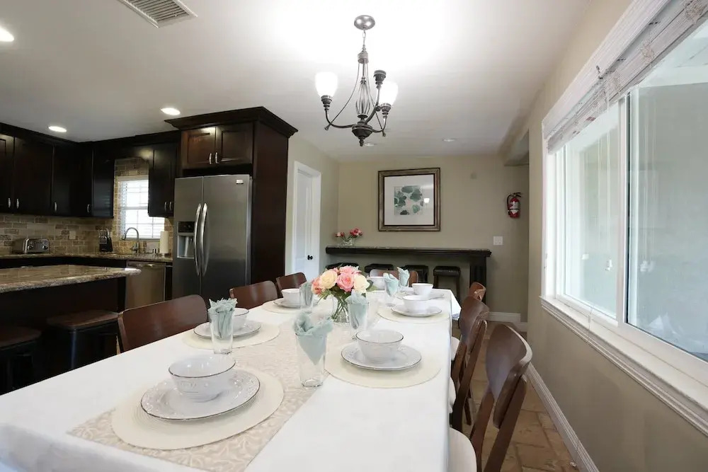 Highly Upgraded, 5 Bed, 4.5 ba, New Pool W/jacuzzi, 1/2 Mile Walk to Disney