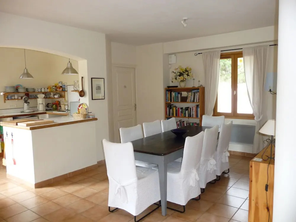 Luxurious Villa with Private Pool at Saignon France