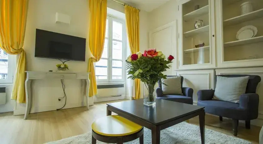 Louvre Apartments