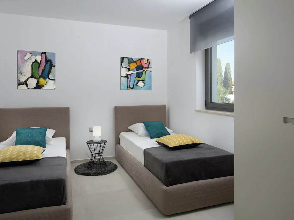 Luxury Apartment With Hot Tub and Sea View, Near the Beach and Close to Pula