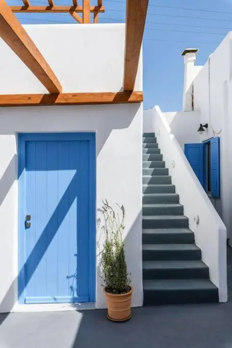 ELEVEN KEYS APARTMENTS