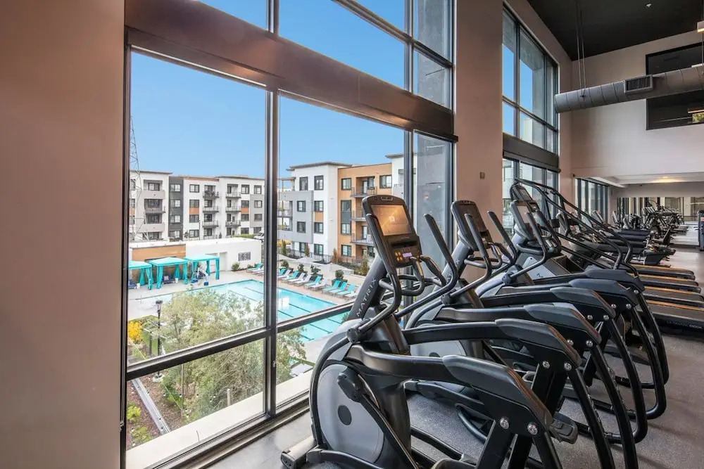 Luxury Condos at Anton Menlo w Pool & Amenities