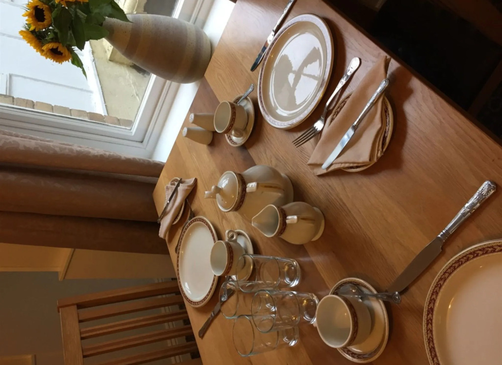Cairn House - Bed & Breakfast