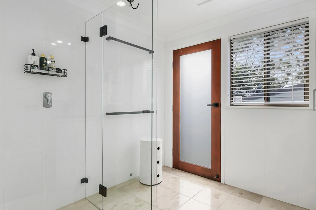 24 Hibiscus Crescent