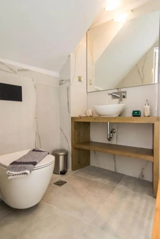 Curcumelli Luxury Suites - ΠΟΡΤΟΝΙ 2