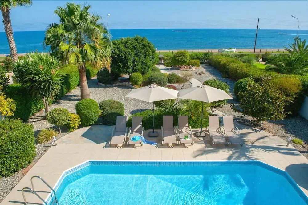 Villa Latchi Thea