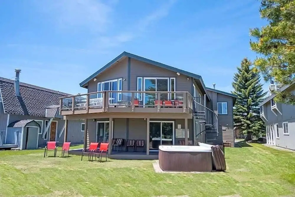 1759 Venice Drive 5 Bedroom Home by RedAwning