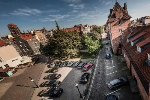 Lunette Apartments